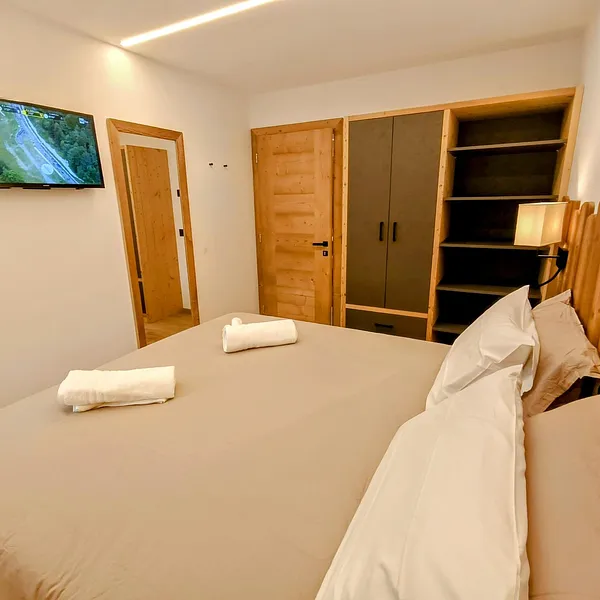J D 4 Apartment-4