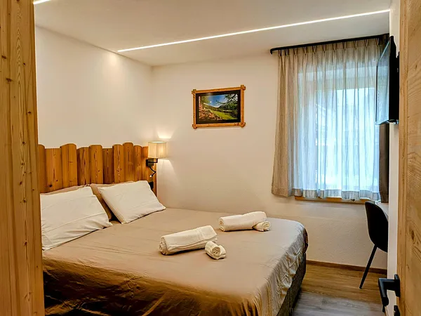 J D 4 Apartment