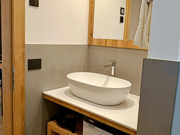 J D 4 Apartment