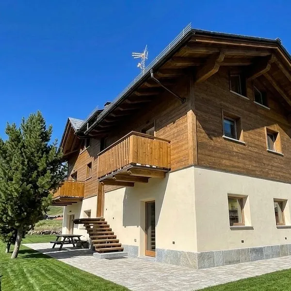 Aura Lodge