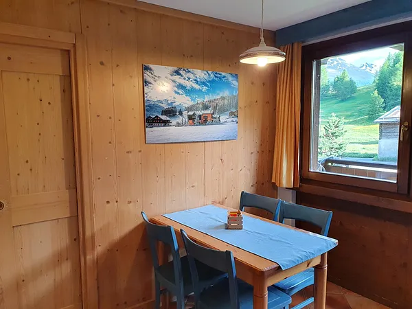 Bilocale Piano Primo Con Balcone Lato Sole