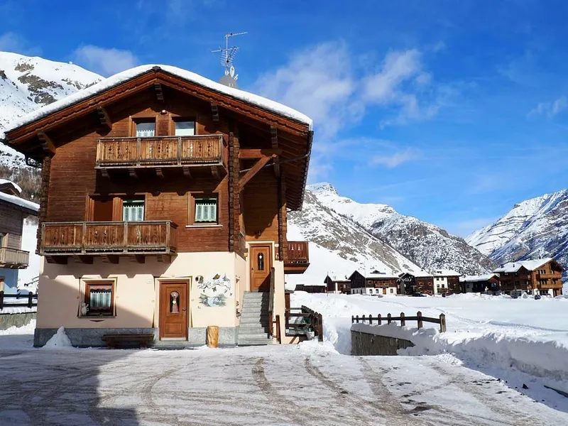 Chalet Sisters-0