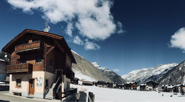 Chalet Sisters